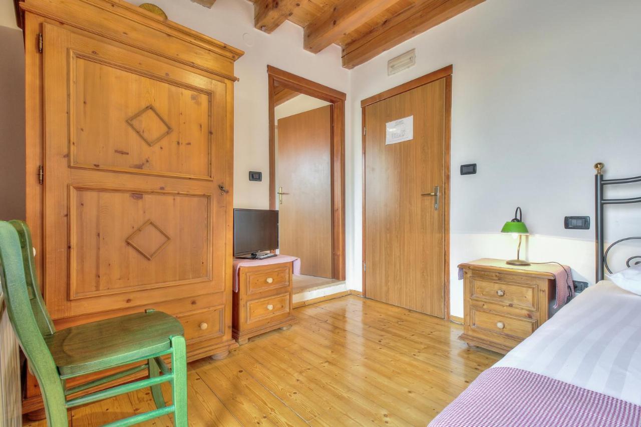 Casa Romantica La Parenzana Бує Екстер'єр фото